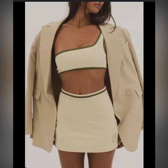 Contrast One-Shoulder Sports Bra - M - Picture 1 of 4